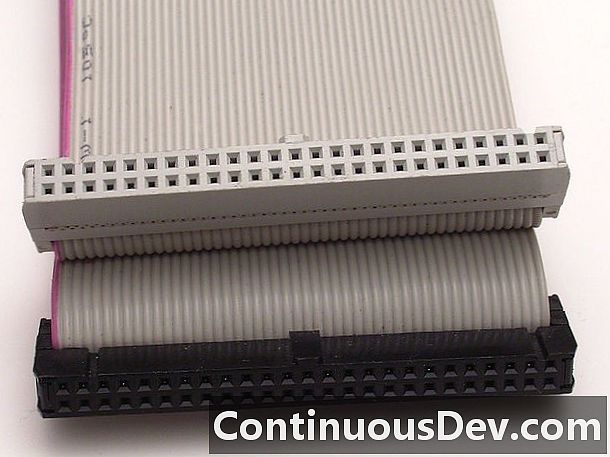 Små datorsystemgränssnitt (SCSI)