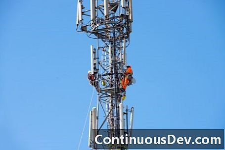 Telecom Tower kiipeily - kuinka tekniikka muuttaa Amerikassa vaarallisimman työn tulevaisuutta