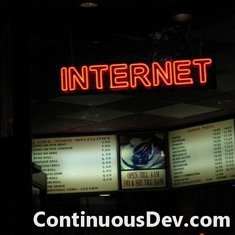इंटरनेट आणि वर्ल्ड वाइड वेब यातील फरक काय आहे?